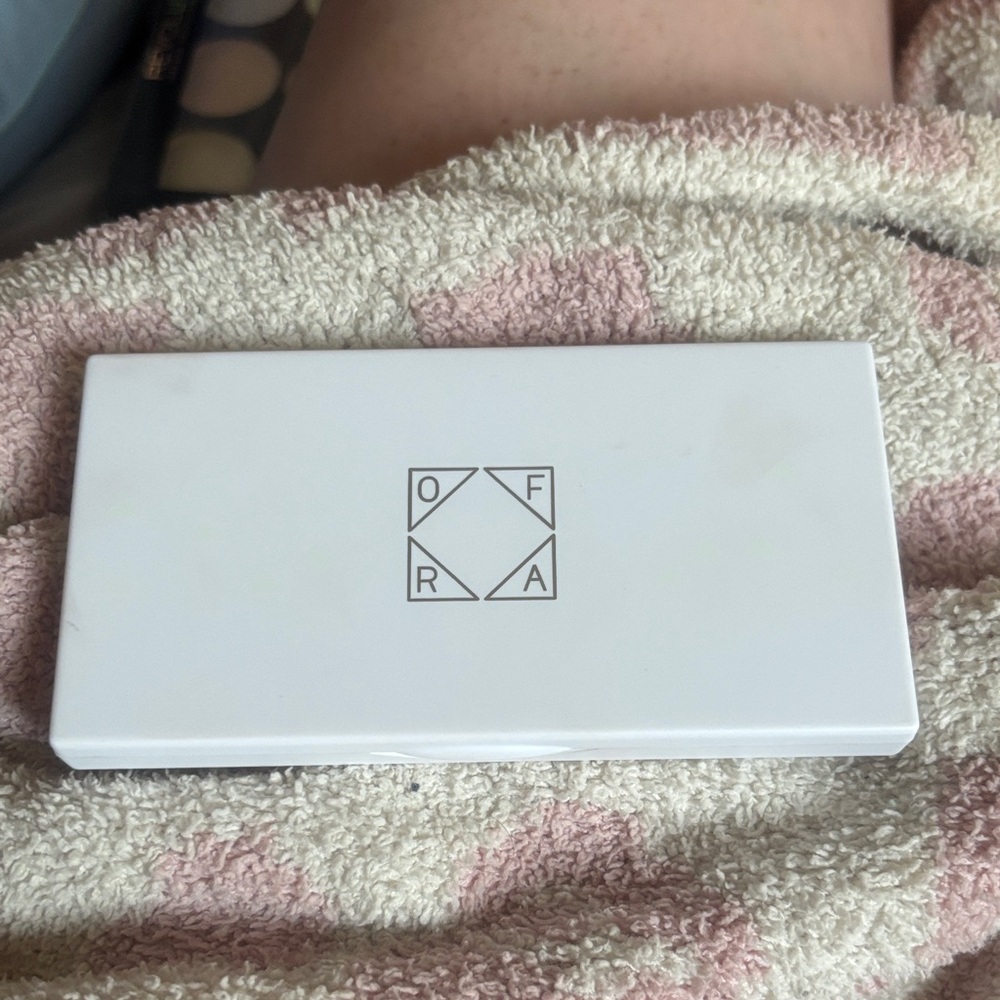 OFRA White Cosmetic Palette
